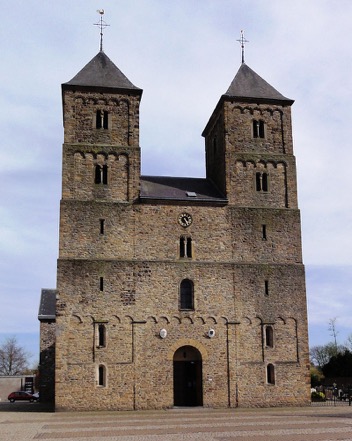 Susteren,_Limburg,_basiliek_crop